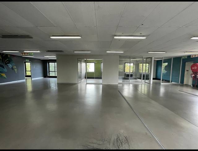 2,859M² OFFICE TO LET IN BRYANSTON
